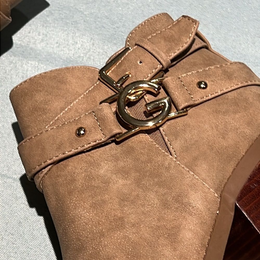 GBG Guess Los Angeles Women's GG Dusty Pointy‎ Toe Booties B37 - Picture 3 of 10